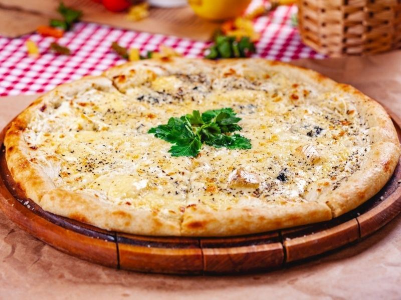 Pizza (Dört Peynirli)